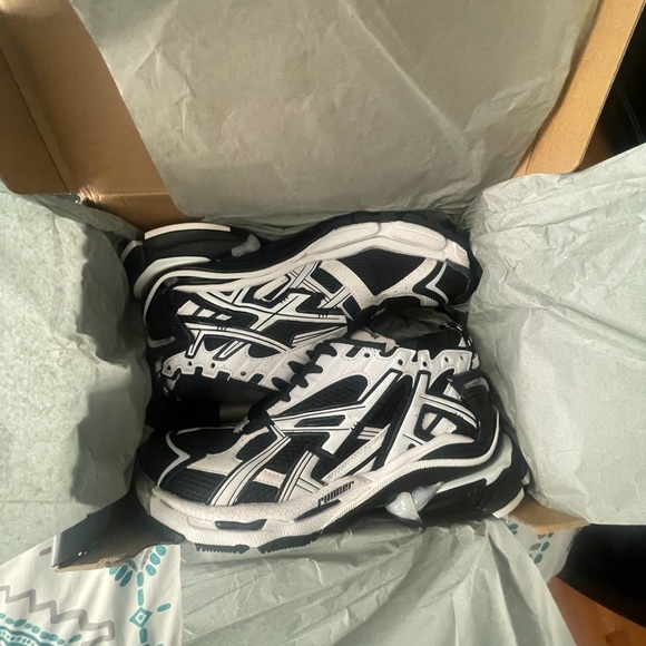 Balanciaga Runners White/Black